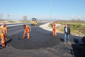 Πως Ξέρει Όμως Να Επιθεωρεί Τα Έργα Ο Αγοραστός... - ΦΩΤΟ