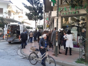 Αναστάτωση Με Λιπόθυμο Άνδρα Στο Κέντρο Της Λάρισας – ΦΩΤΟ