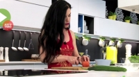 Δροσιστική Σαλάτα Με Ρόκα, Ντομάτα Και Γιαούρτι (βίντεο)