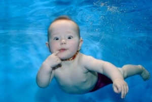 Baby Swimming. Kολυμβητές Από Κούνια!