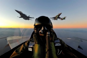 Παρολίγον Τραγωδία Με F-16 Της Πολεμικής Αεροπορίας Στη Λάρισα!