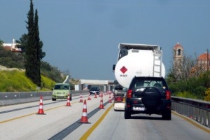 Και Όποιον Πάρει Ο Χάρος... - Ηλικιωμένος Οδηγούσε Ανάποδα Στην Εθνική