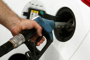 Βουτιά Στις Τιμές Πετρελαίου Και Βενζίνης