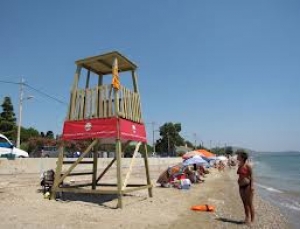 Πολυσύχναστες Παραλίες Παραμένουν Χωρίς Ναυαγοσώστες