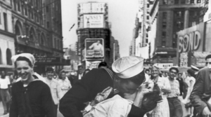Πέθανε Ο Ναύτης Του Φιλιού Στην Times Square